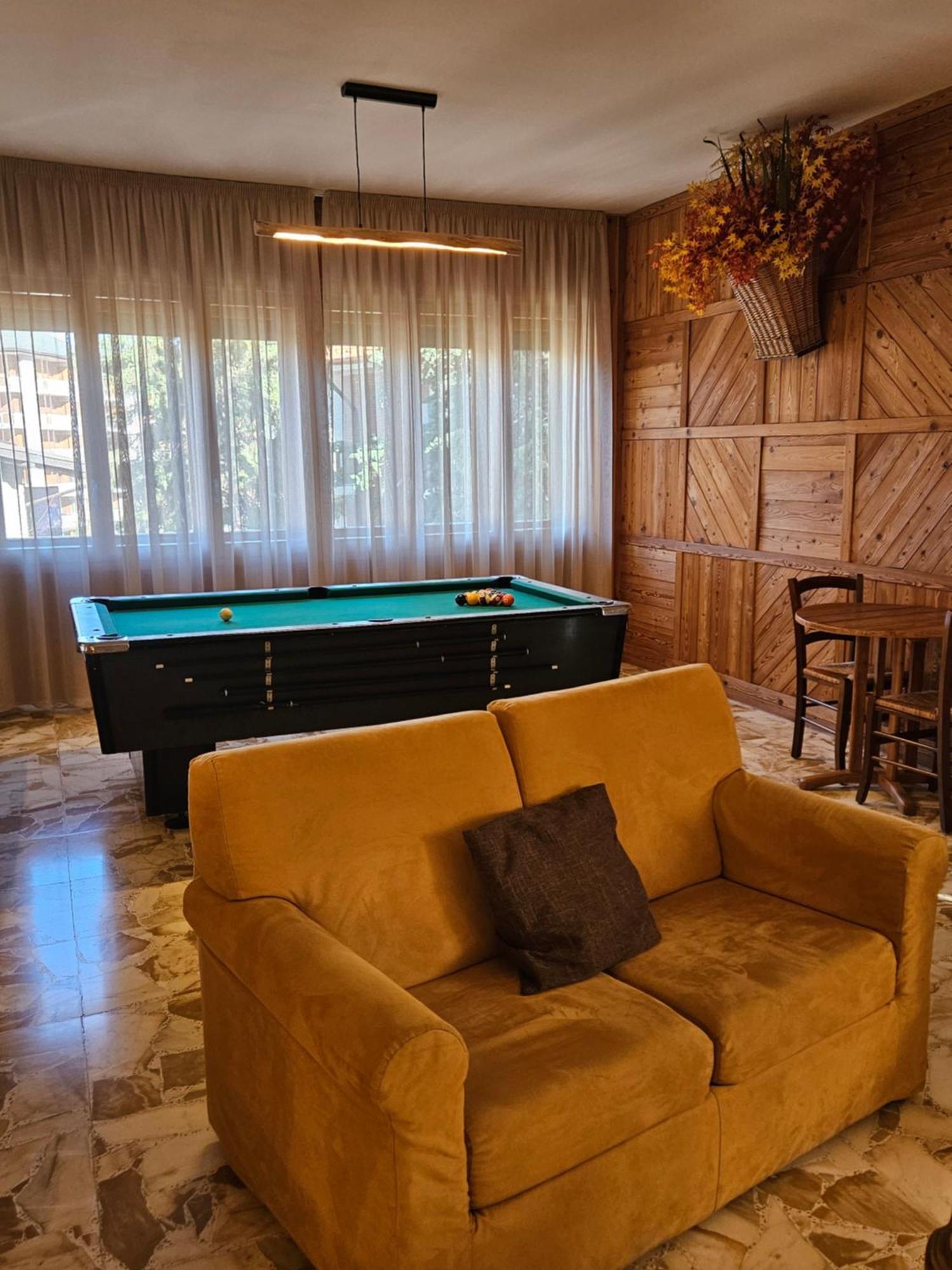 Hotel Holiday Debili Oulx Extérieur photo