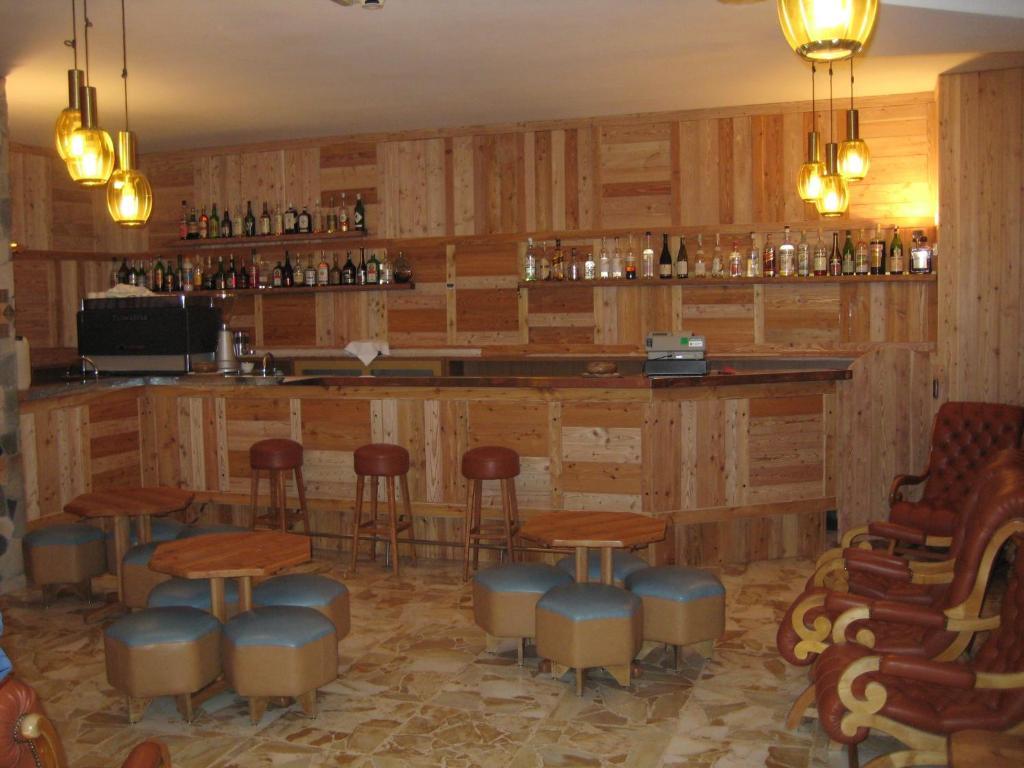 Hotel Holiday Debili Oulx Extérieur photo