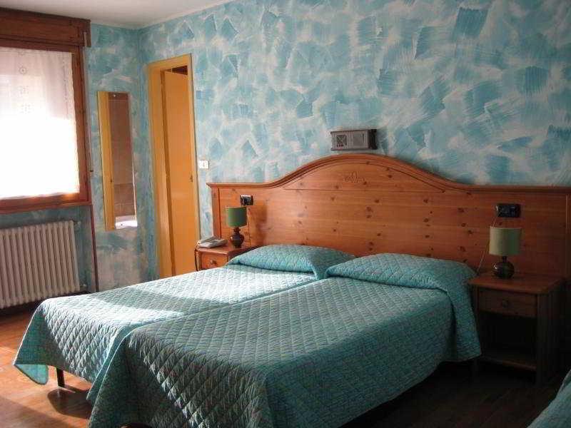 Hotel Holiday Debili Oulx Extérieur photo